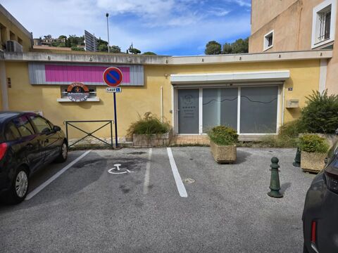Local &agrave; louer climatis&eacute; &agrave; Le Lavandou 1000 83980 Le lavandou