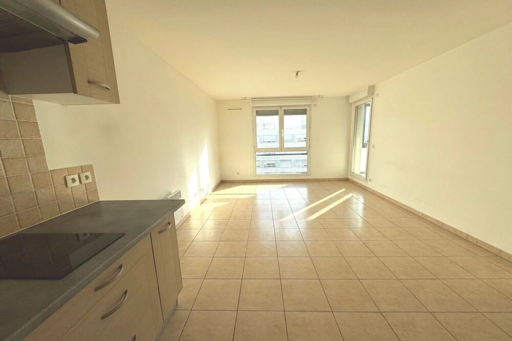 Marseille 8ème  Appartement T2 avec véranda et box fermé