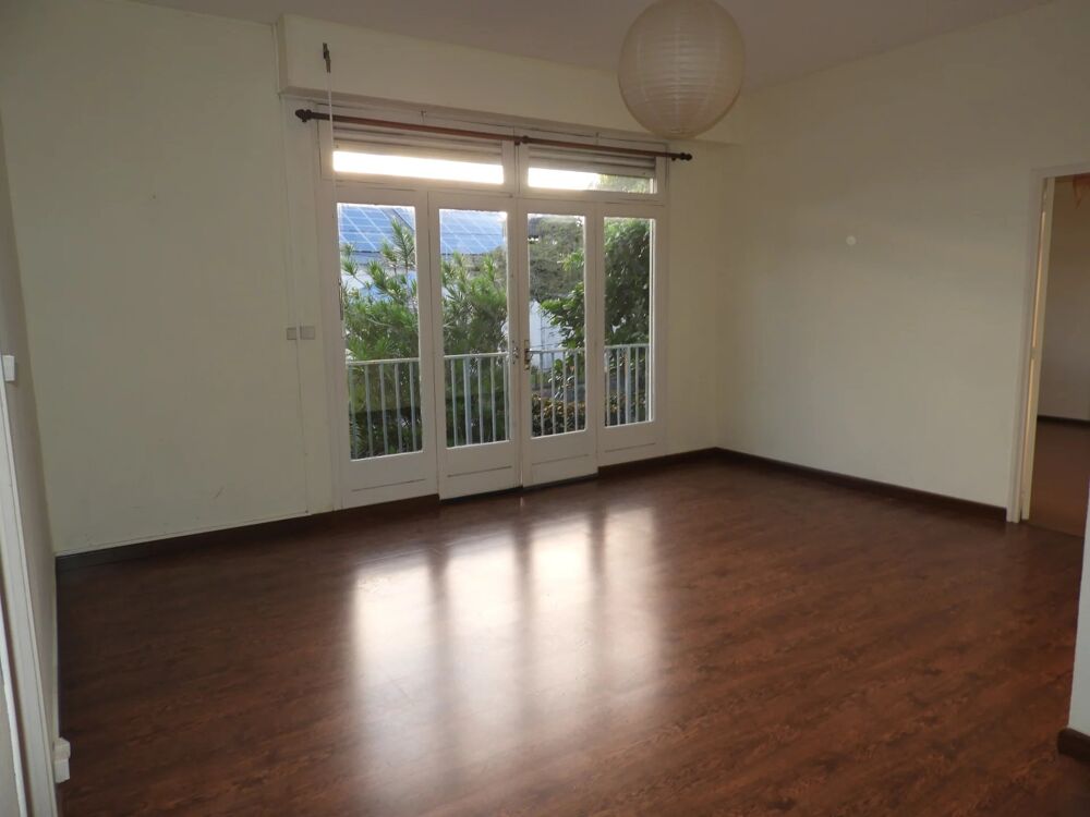 Maison - 10 pièces - 200 m²