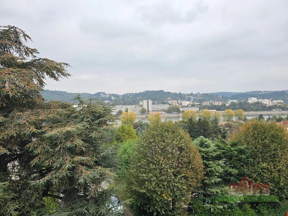 SAINT ROMAIN EN GAL, Appartement T3 de 70 m² avec balcon et cave