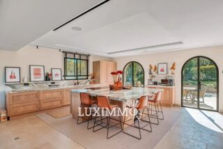  Maison à vendre 8 pièces 265 m²