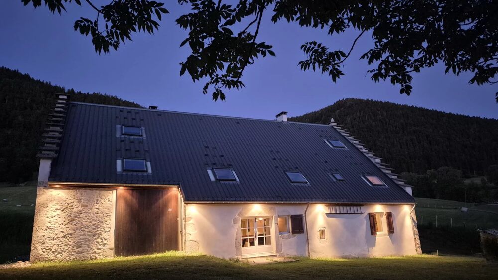 Autrans .Très belle maison typique du Vercors de 310m2 habitab