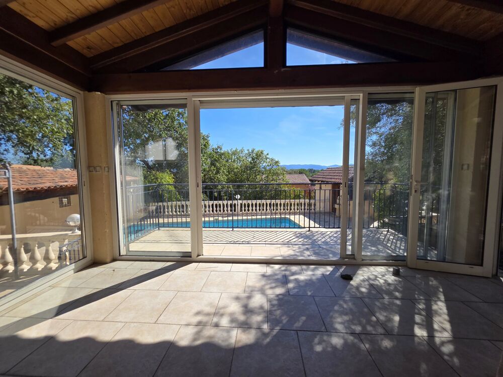Vente Maison Villa plain-pied 114 m² -  3 chambres -  piscine - garage Vidauban