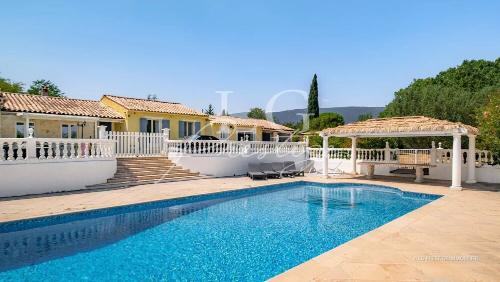 Villa de plain-pied avec piscine avec 5 000 m² de terrain