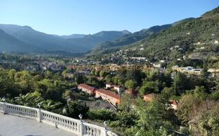  Maison à vendre 15 + pièces 647 m²