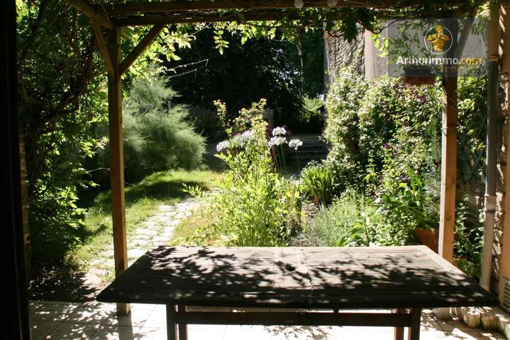 JOSSELIN CENTRE MAISON 5 CHAMBRES AVEC TERR 400 M²