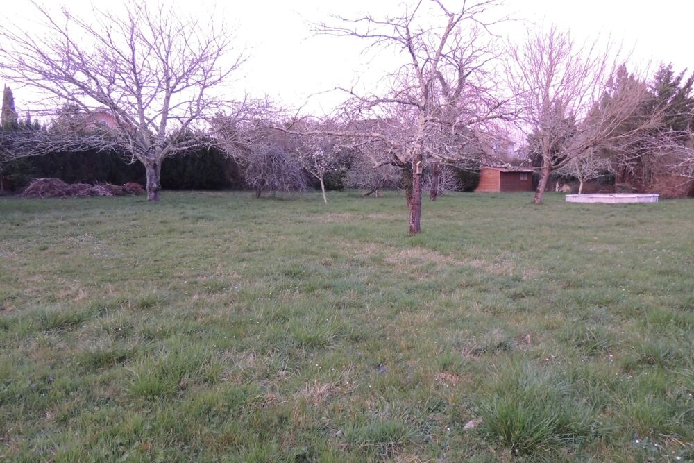 Vente Terrain EXCLUSIVITÉ – TERRAIN CONSTRUCTIBLE – 1000 M² – CENTRE-VILLE SAI Saint-astier