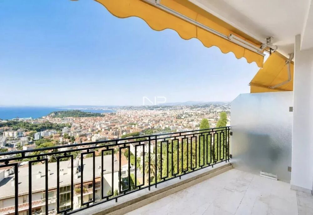 Nice Mont Boron, appartement 2 pièces avec terrasse vue mer