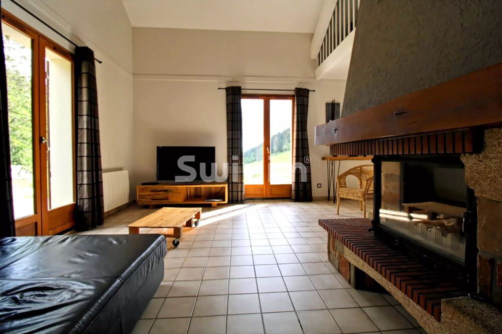 Maison familiale avec terrain de 1 500 m², fort potentiel d'amé