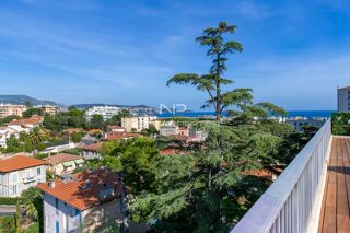 Vente Appartement Nice bas Fabron, exceptionnel Penthouse de 4 pièces avec vue mer Nice