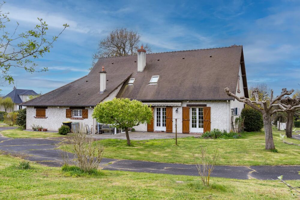 Vierzon Sud - Propriété T.7 - 6 chambres - 195 M²