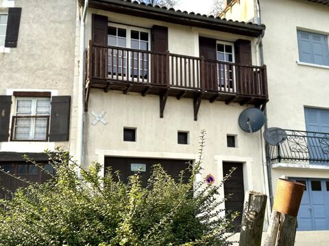 Maison de village, proche des restaurants et commerces 130800 Aubeterre-sur-Dronne (16390)