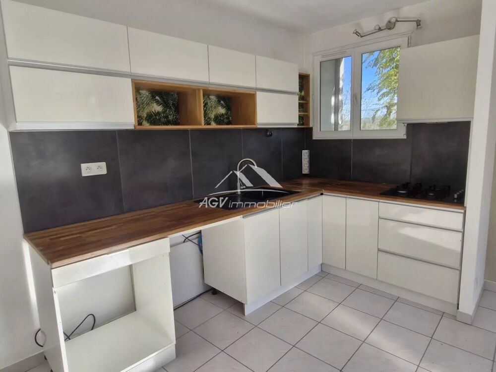 Vente Maison A Saint-Hilaire-De-Brethmas maison avec deux appartements, garag Saint-hilaire-de-brethmas