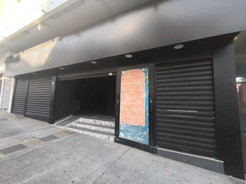 Local commercial 2700 97410 Saint-pierre