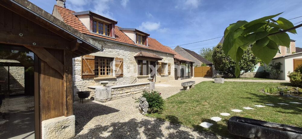 Vente Maison Maison de charme en pierre avec jardin paysagé et bassin naturel Noyers