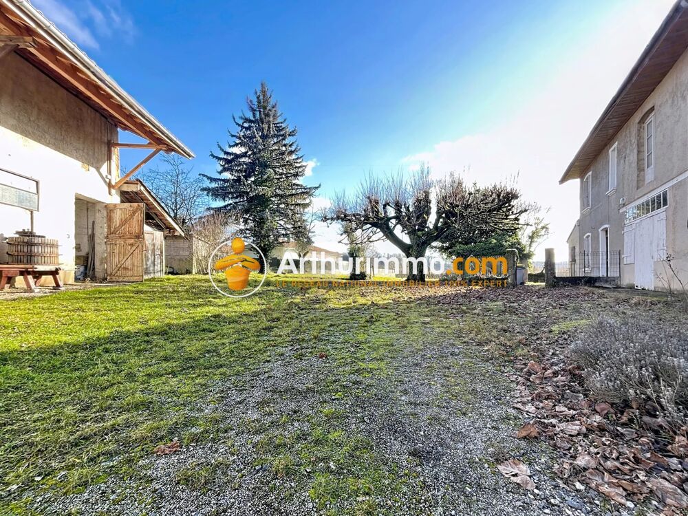 Ensemble immobilier à rénover avec fort potentiel à Montcarra