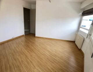  Appartement � louer 4 pi�ces 160 m�