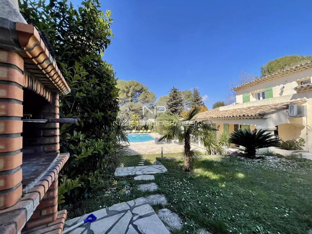 Vente Maison possibilité d'agrandissement pour cette villa provençale sur un Cannes