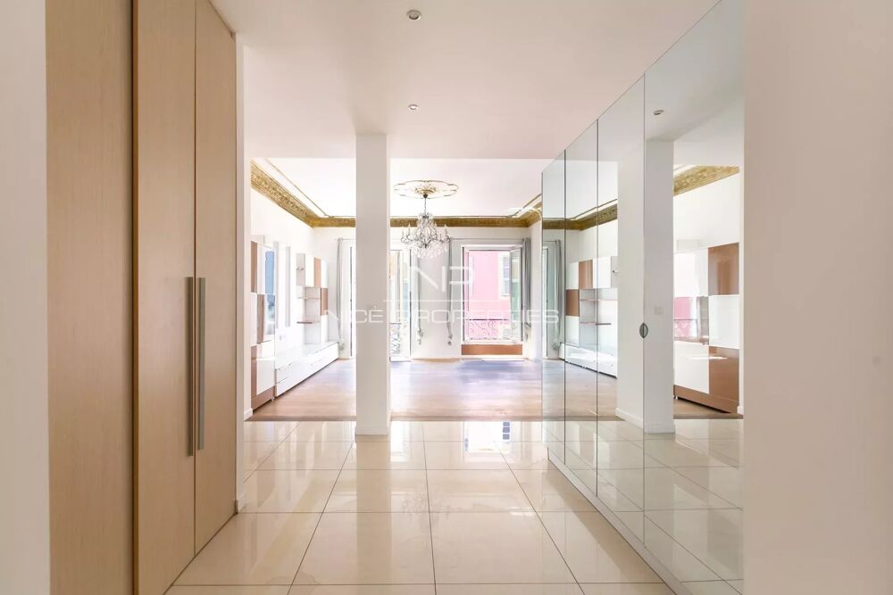 Vente Appartement Proche Place Masséna, superbe trois pièces climatisé avec balcon Nice
