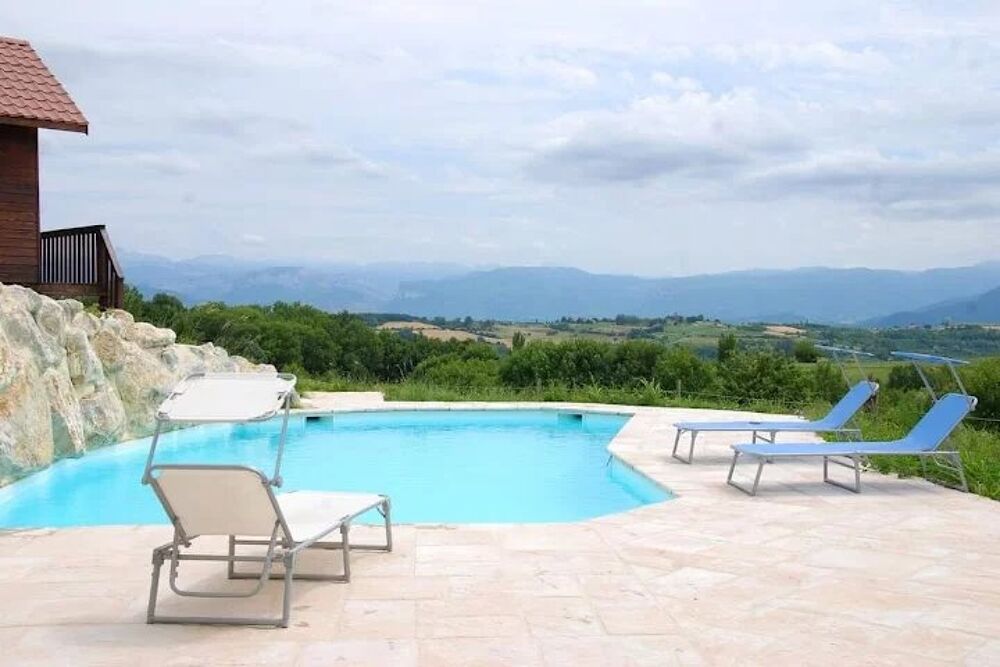 Domaine avec vue panoramique, piscine, hébergements et environne