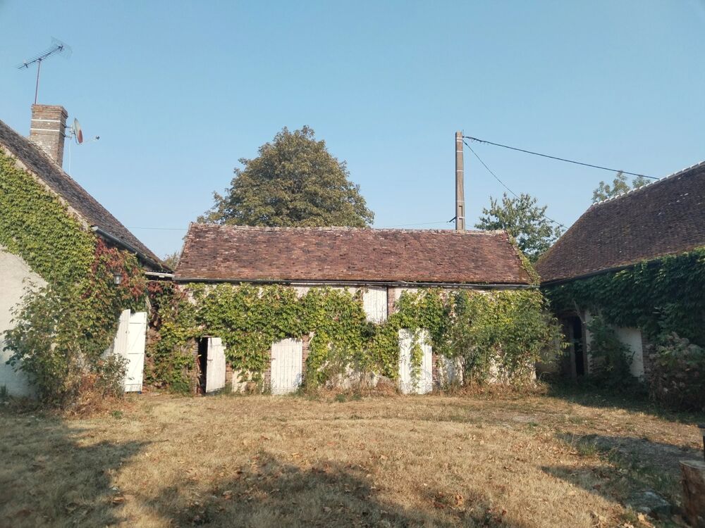 CORPS DE FERME À RÉNOVER  TROIS HABITATIONS  TERRAIN DE 6 836