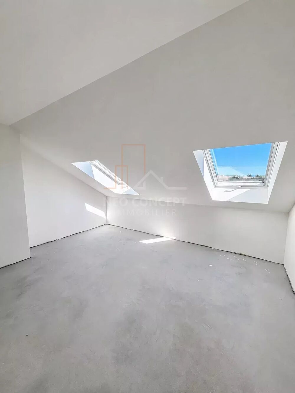 STRASBOURG | Duplex 4 pièces en attique | 98,60 m² habitables et