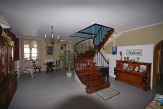  Villa � vendre 15 + pi�ces 697 m�