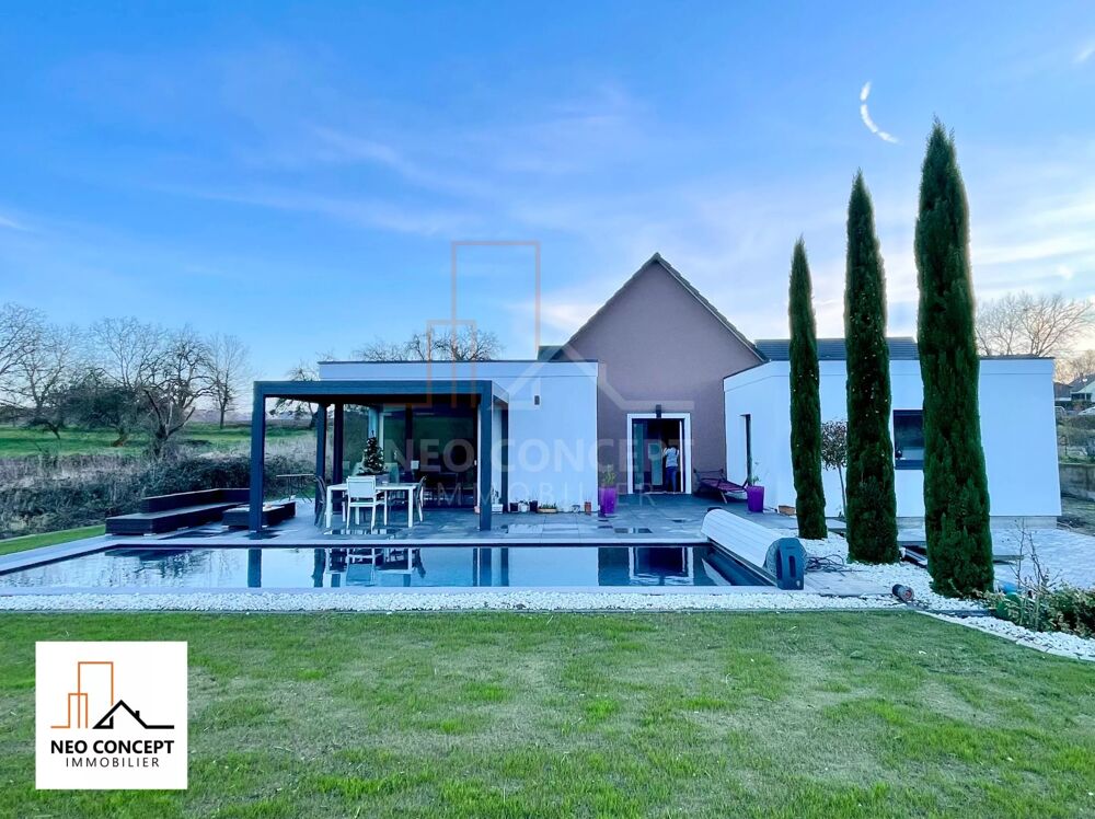 Très belle maison de type 4/5 pièces de 149 m² habitables à SURB