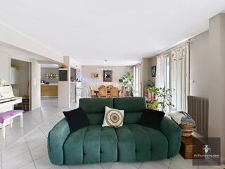  Maison � vendre 10 pi�ces 303 m�