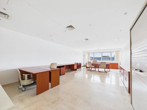   Bureau - Avenue du Docteur Lefebvre - VILLENEUVE LOUBET 