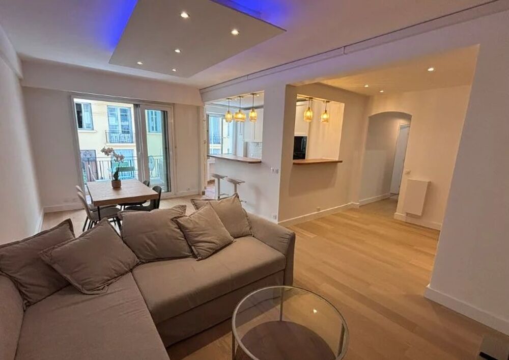 Magnifique trois pièces de 80m² avec balcon au centre ville de N