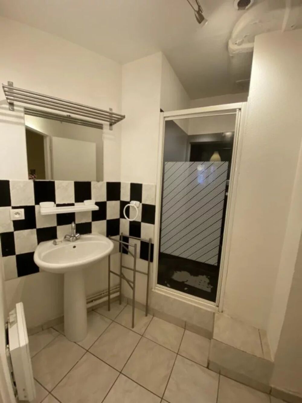 Location Appartement Grenoble - F2 - 54m² - Rue Saint Jacques Grenoble