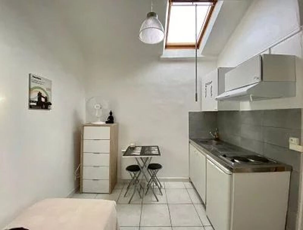 Location Appartement Cannes Rue d'Antibes - Studio meublé refait à neuf Cannes