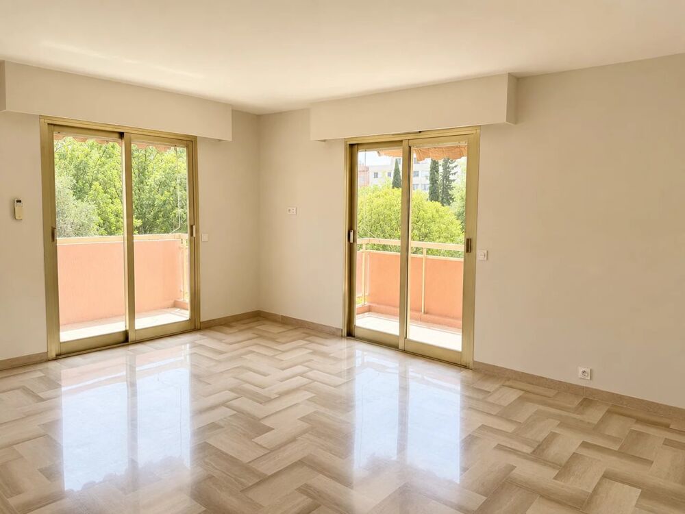 CANNES  Quartier des Anglais - Appartement 3 pièces avec un par