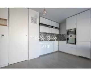 Vente Appartement T3 AVEC TERRASSE 24 M2 SITUÉ À L'ALLÉE DES PINS Marseille 9