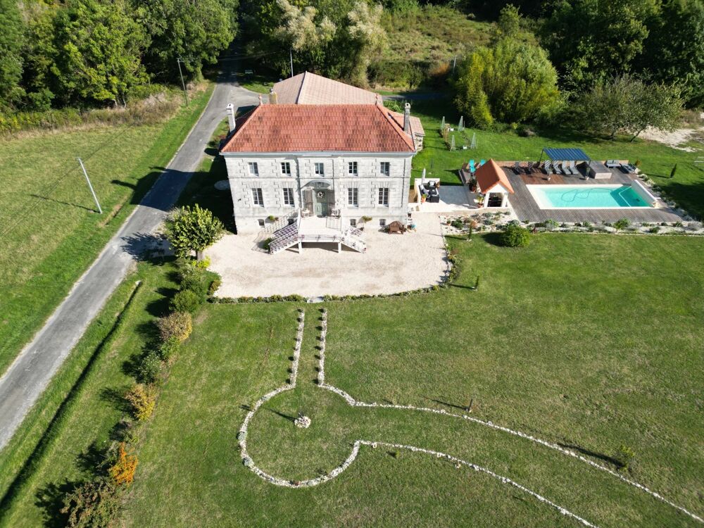 Vente Maison Belle maison bourgeoise avec gte et piscine Saint-thomas-de-conac