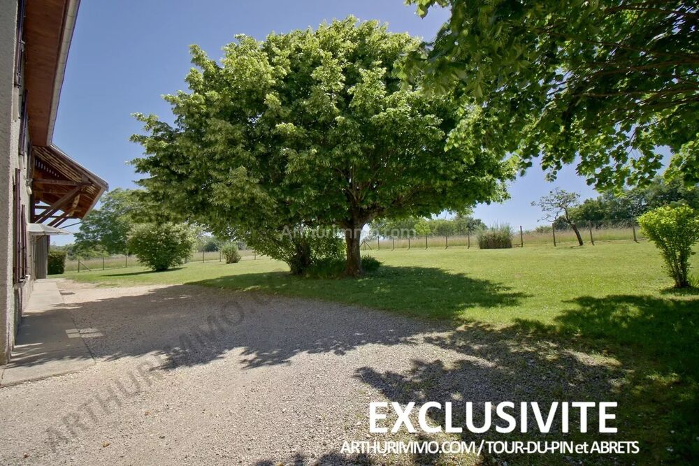 Vente Maison Fermette à rénover de 101m², au calme avec Vue La tour-du-pin