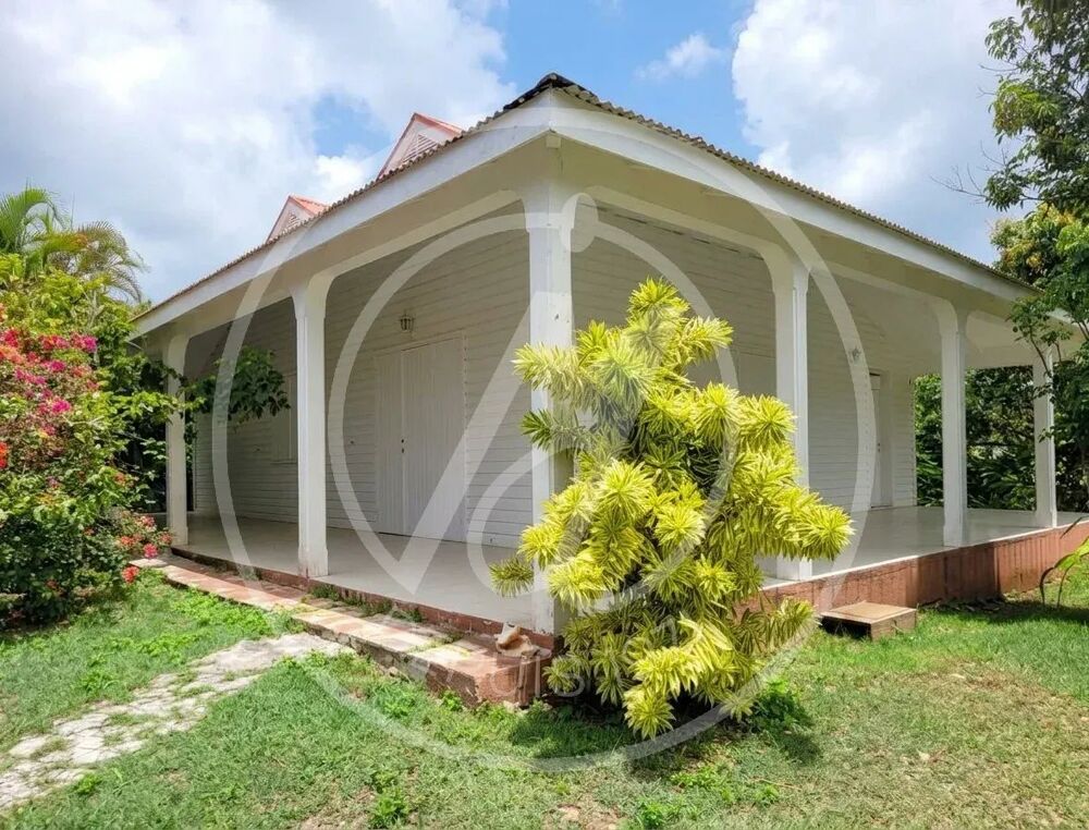 À VENDRE : MAISON T6 À SAINTE-ANNE - 360 000 euros