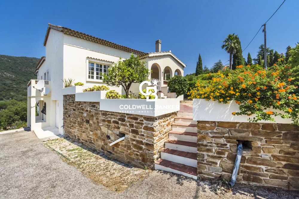 PRAMOUSQUIER  VILLA À RÉINVENTER À 800 M DE LA PLAGE, AU CALME