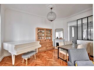  Appartement à louer 5 pièces 128 m²