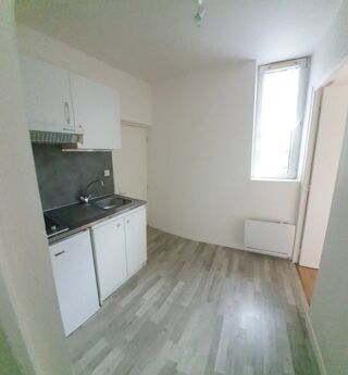  Appartement à louer 2 pièces 32 m²