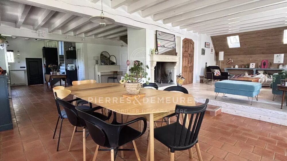 GRANDE MAISON FAMILIALE AVEC BELLES PRESTATIONS