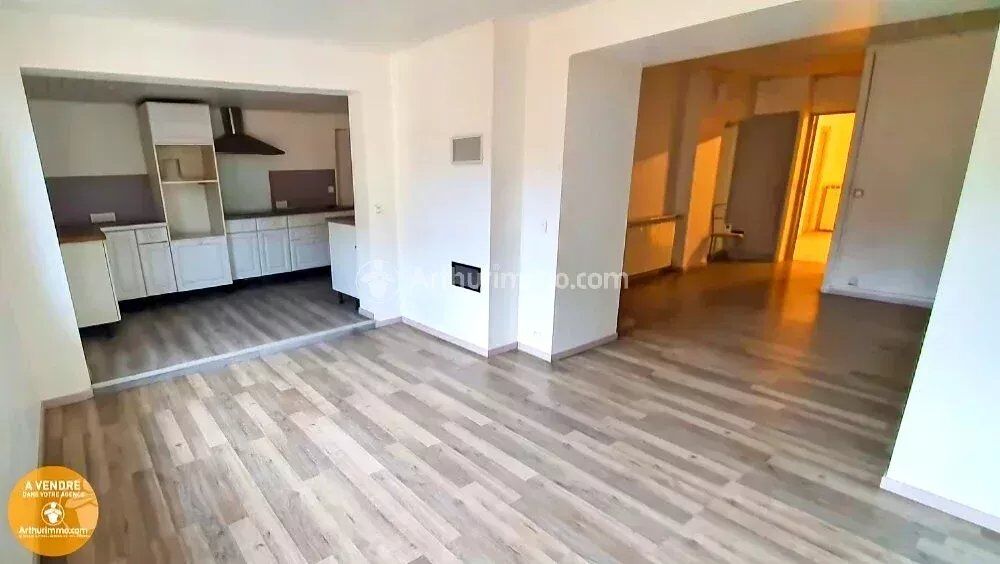 Au centre de Saint-Amans, maison de 5 chambres rénovée