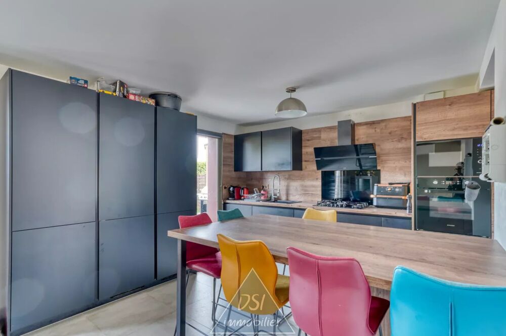 Meyzieu  Maison familiale T5 de 108 m² avec garage et jardin