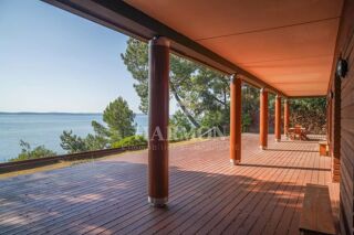  Villa  vendre 8 pices 300 m