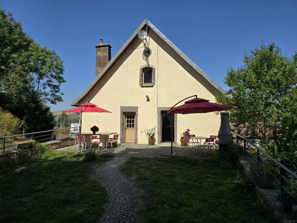 Maison 6 pièces 321 m² · à La Godivelle · 321 m² · 435 000 €