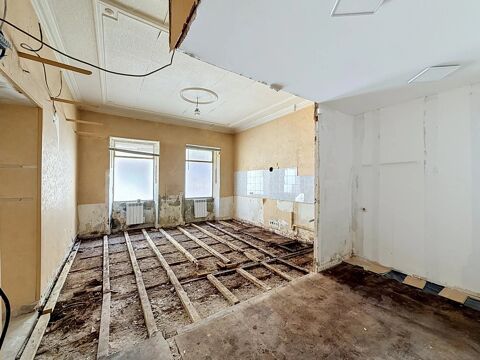 &Agrave; VENDRE – Plateau professionnel 28 m&sup2; &agrave; r&eacute;nover Hyper-centre de 45000 38300 Bourgoin-jallieu