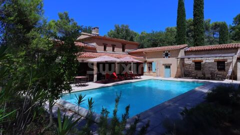   Belle Villa Proven�ale avec Piscine. Maison - 7 pi�ce(s) - 165 m�