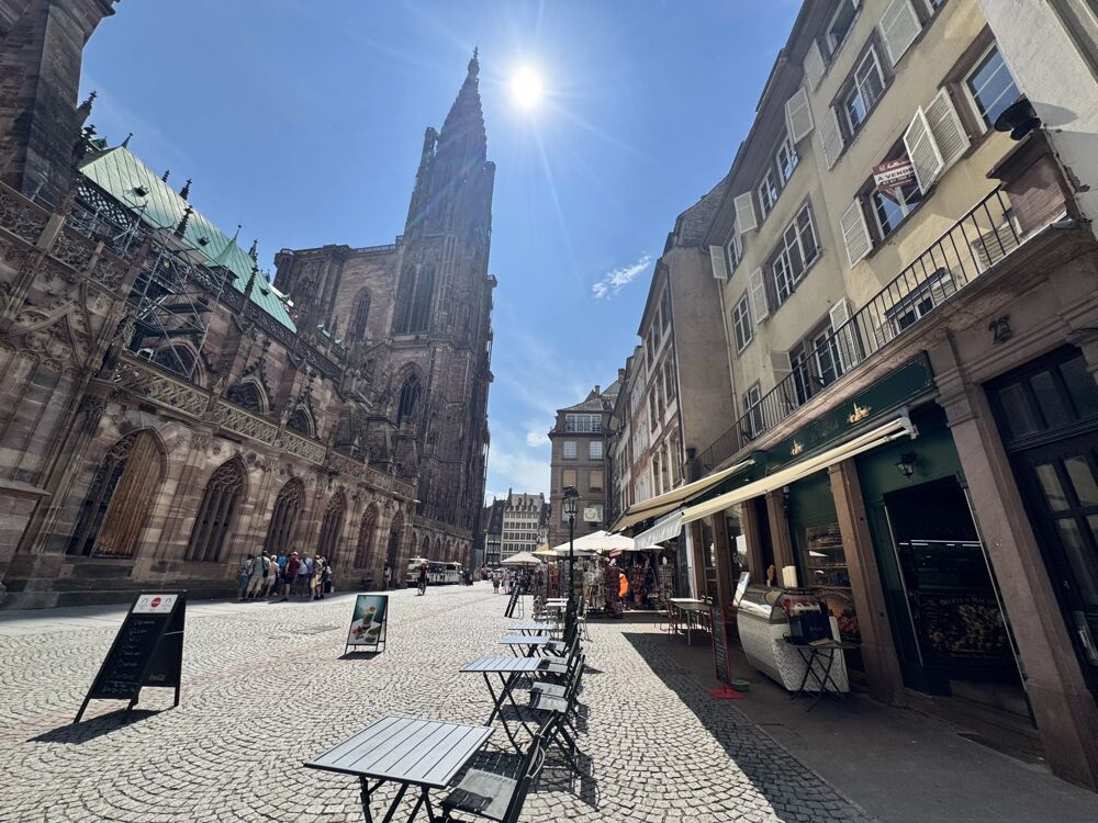 Place de la Cathédrale T1 pièce de 36 m² à rénover