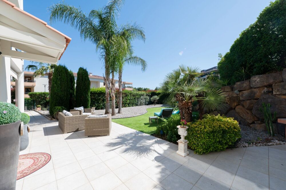 Vente Appartement SAINT-RAPHAËL – APPARTEMENT 4 PIÈCES DE 110 M² EN REZ-DE-JARDIN Saint-raphaël